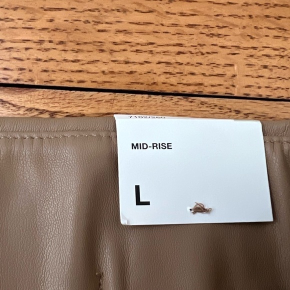 BLOGGERS FAVORITE Zara MidRise Camel Sold Out Faux Leather Leggings NWT - Picture 6 of 10